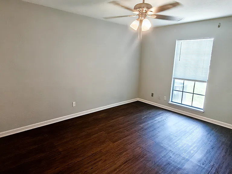 4249 Driscoll Dr — Photo 9