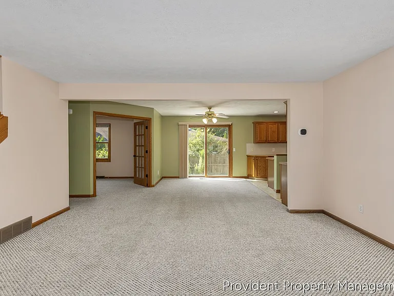 1030 73rd St SE — Photo 6