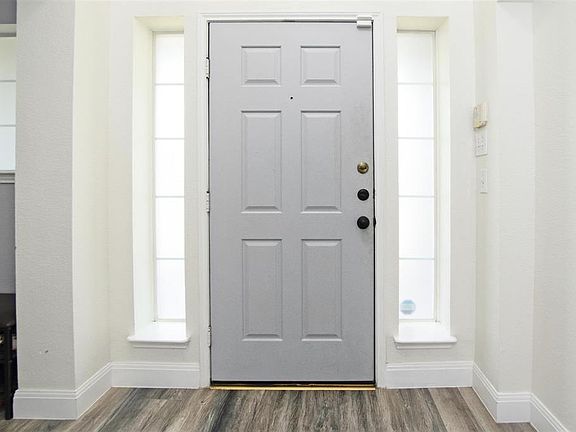 5th image of 11364 Creekwood Dr