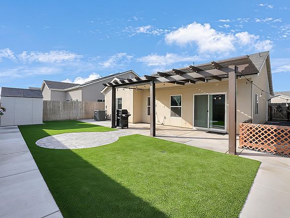 2nd image of 13713 Crocus Way