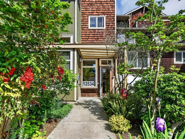 12534 15th Avenue NE #22, Seattle, WA 98125