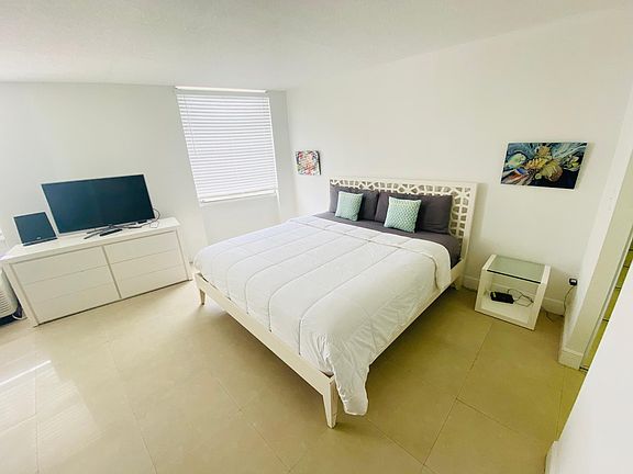 3rd image of 712 Washington Ave #521
