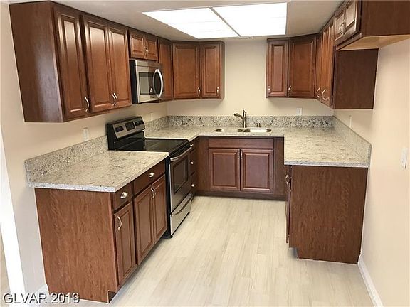 2nd image of 1109 Willow Tree Dr Unit A