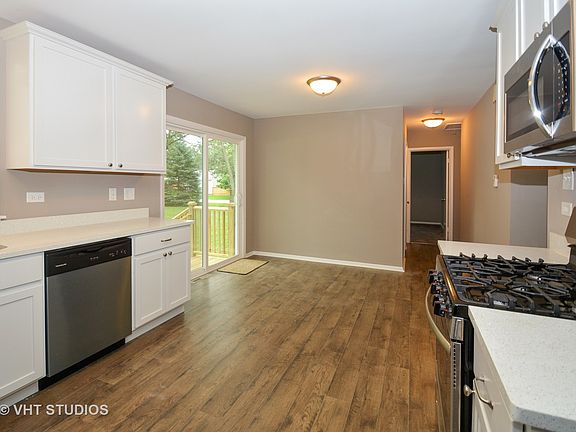 4th image of 16041 Lorel Ave