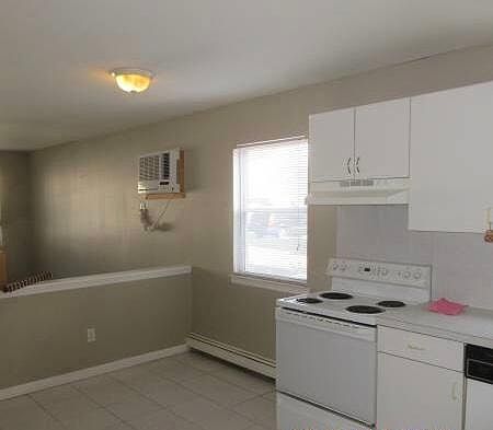 2nd image of 6 Gwynne Ln APT 2