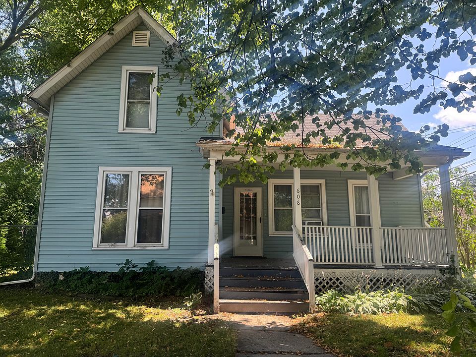 2nd image of 608 Valparaiso St