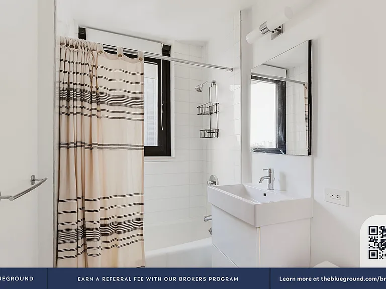 235 W 48th St #29M — Photo 14