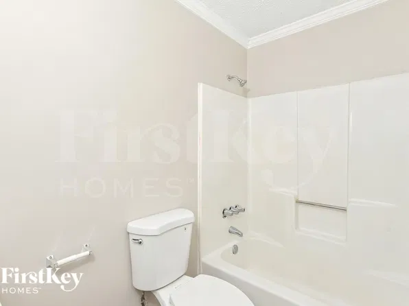 652 Sunfield Dr NW, Lilburn, GA 30047