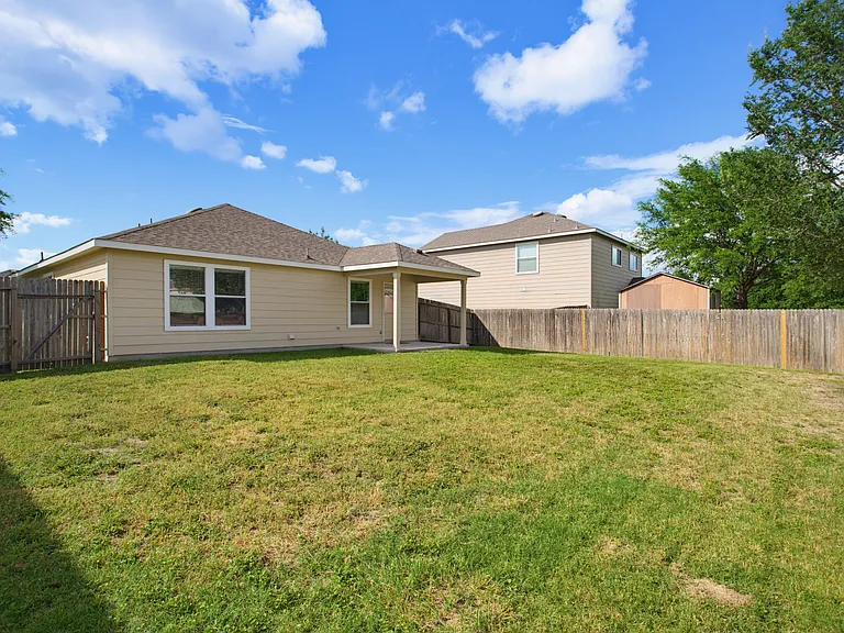 332 Lonestar Gait — Photo 29
