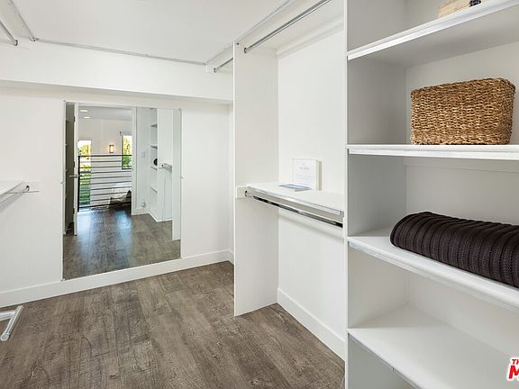 5th image of 1223 Larrabee St #4