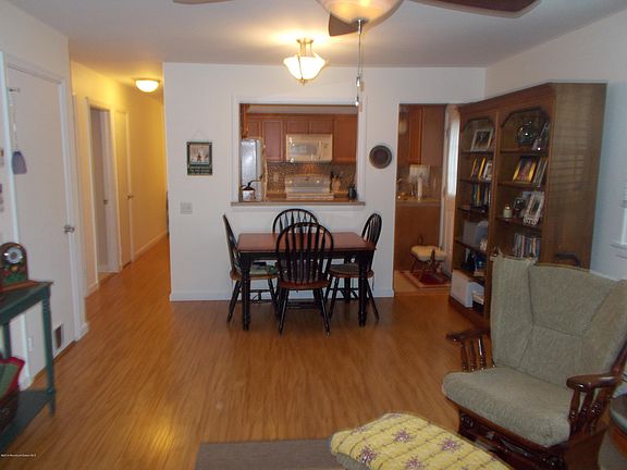 4th image of 147 Hudson Parkway #B