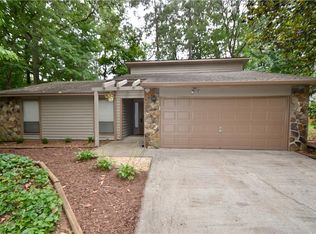 541 Pebble Creek Dr, Norcross, GA 30093