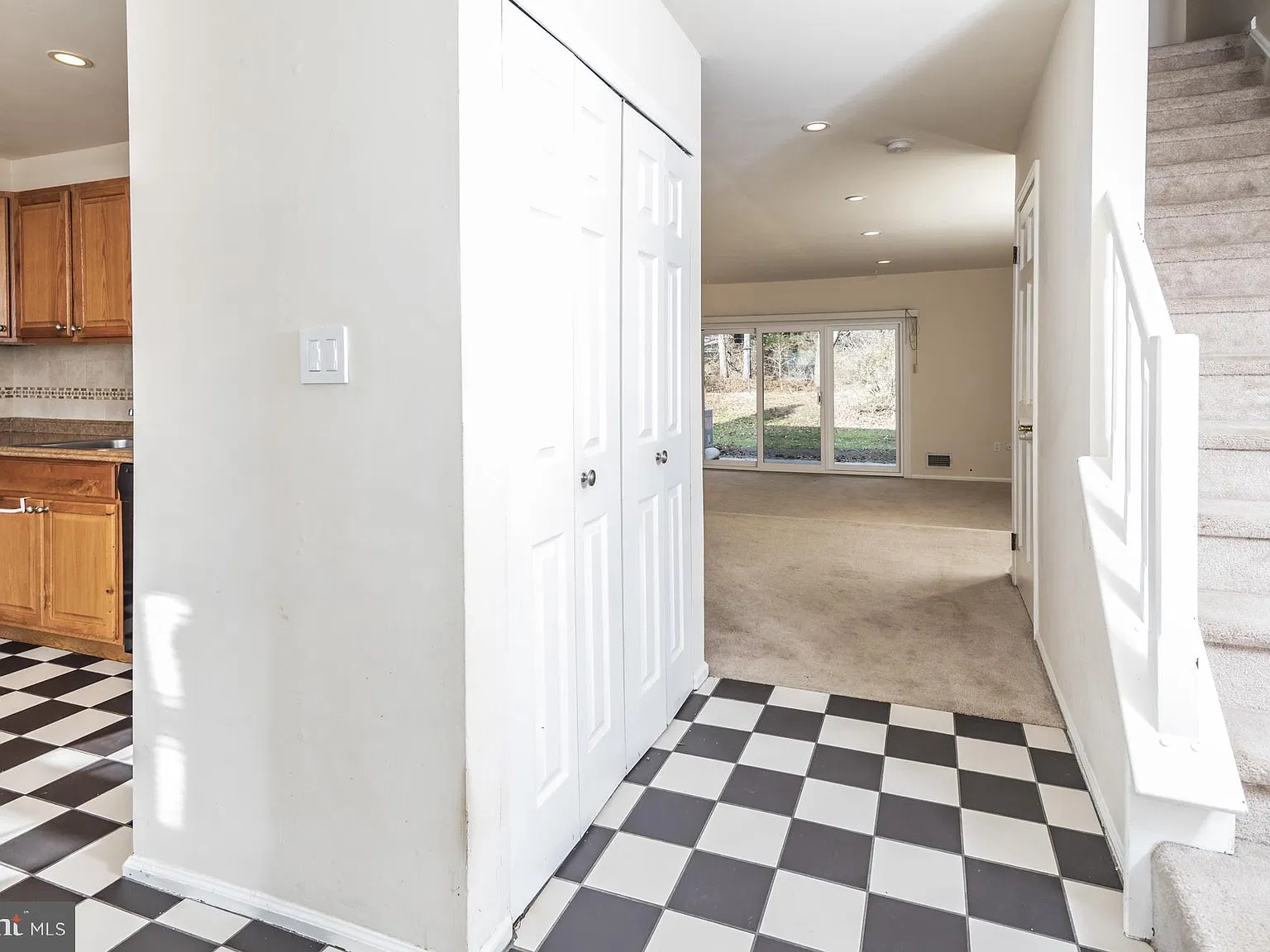 3 bed, 2.5 bath, 1628 sqft, $2,950 — Photo 3