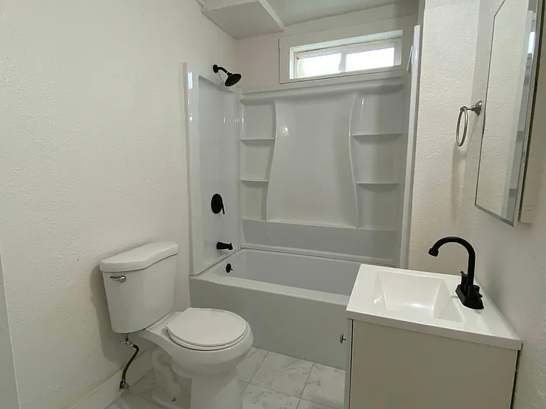 837 N Pilgrim St #3 — Photo 9