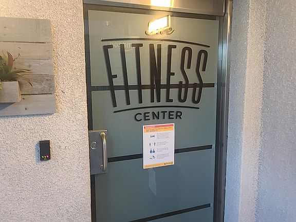 4th image of 1520 S Hayworth Ave #103