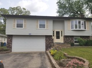 410 Crystal Lake Rd, Lake In The Hills, IL 60156