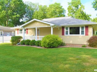 5 Edgehill Ct, Jacksonville, IL 62650