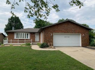 8318 Fairbanks St, Crown Point, IN 46307