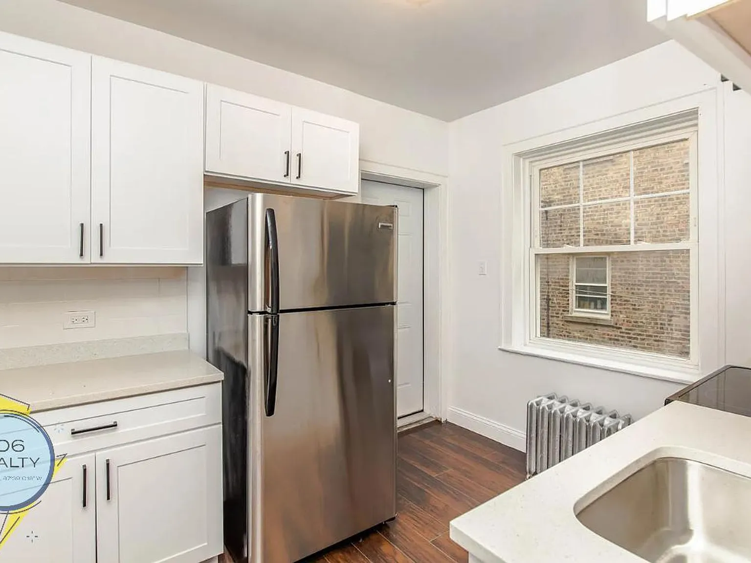 Beautiful Berwyn Apartments on Kenilworth! — Photo 2