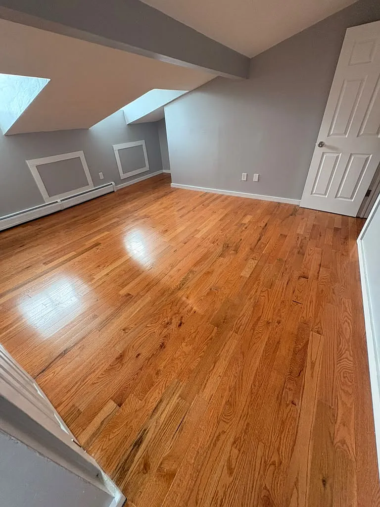 3 bed, 900 sqft, $2,100 — Photo 4