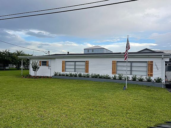2nd image of 10306 W Twin River Ln