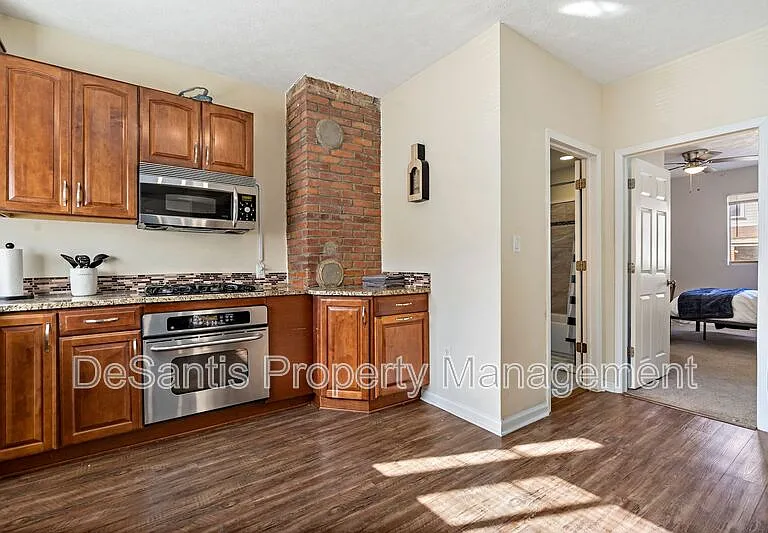 1129 Brabec St #1 — Photo 4