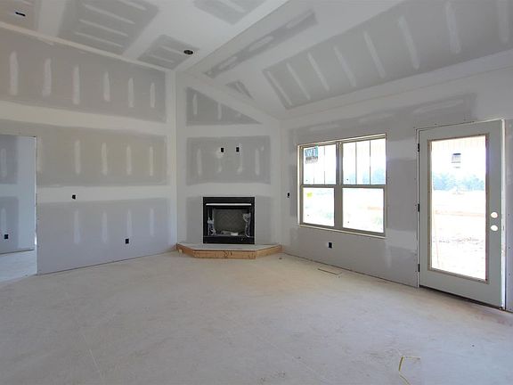 2nd image of 37 Lowline Dr #37