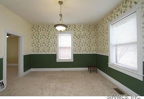 Newer Carpet Main Level