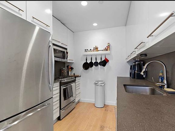3rd image of 517 West St #46-10