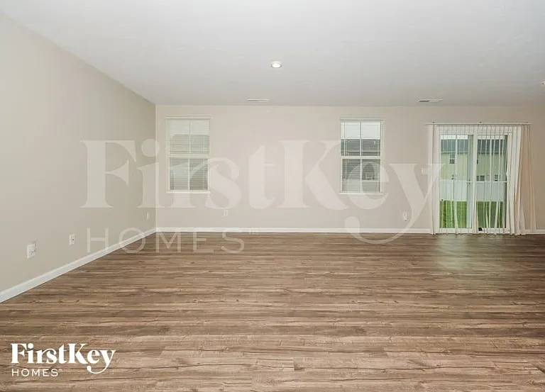 13851 N Mardenis Dr W — Photo 3