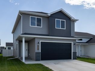 6754 71st Ave S, Horace, ND 58047