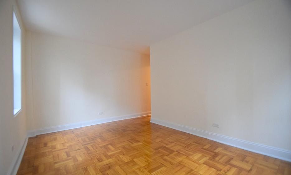 1st image of 2400 Webb Ave
