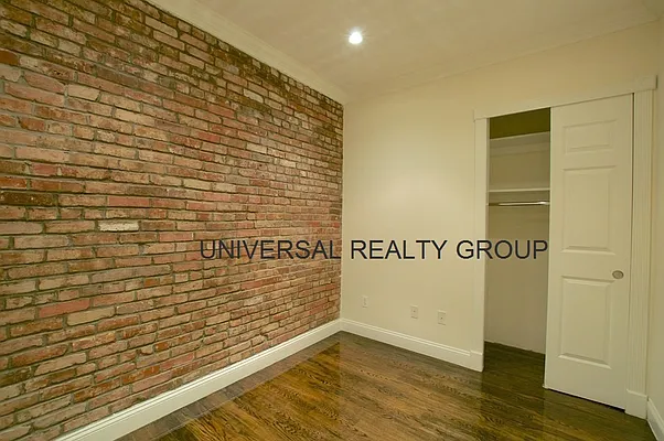 Rented by Universal Realty Group | media 18