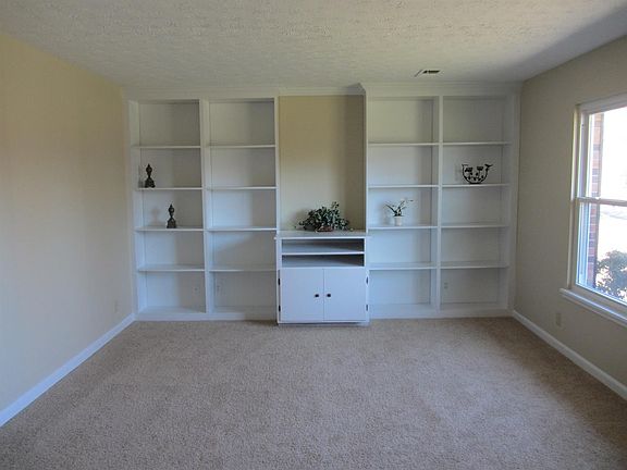 4th image of 3808 Sundart Dr