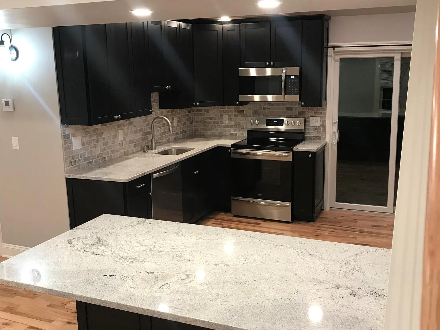 2 bed, 1200 sqft, $3,100 — Photo 3
