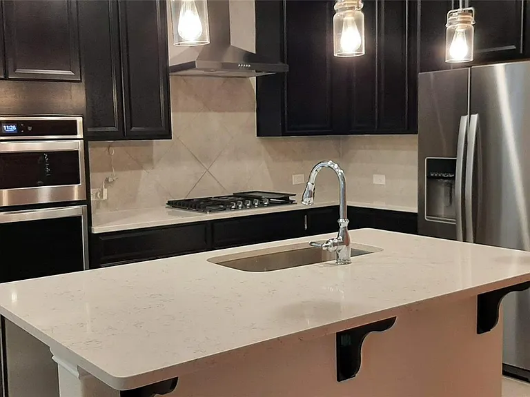 325 Kennewick Dr — Photo 5