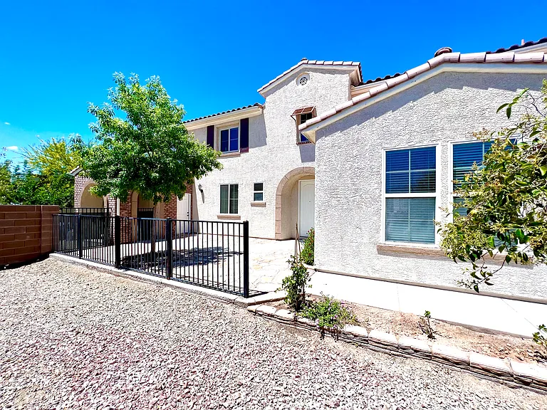7140 Charter Crest St — Photo 84
