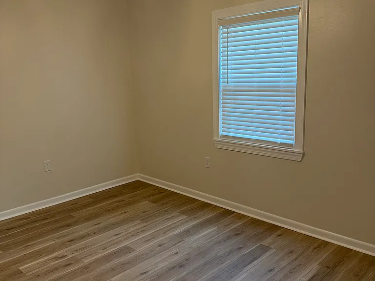 706 Shady Lane Dr #D — Photo 8