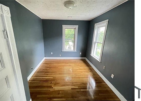 3rd image of 17 Gaylord St Floor 3