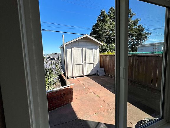 3rd image of 734 Pepper Dr
