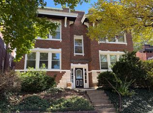 2620 Alhambra Ct, Saint Louis, MO 63118