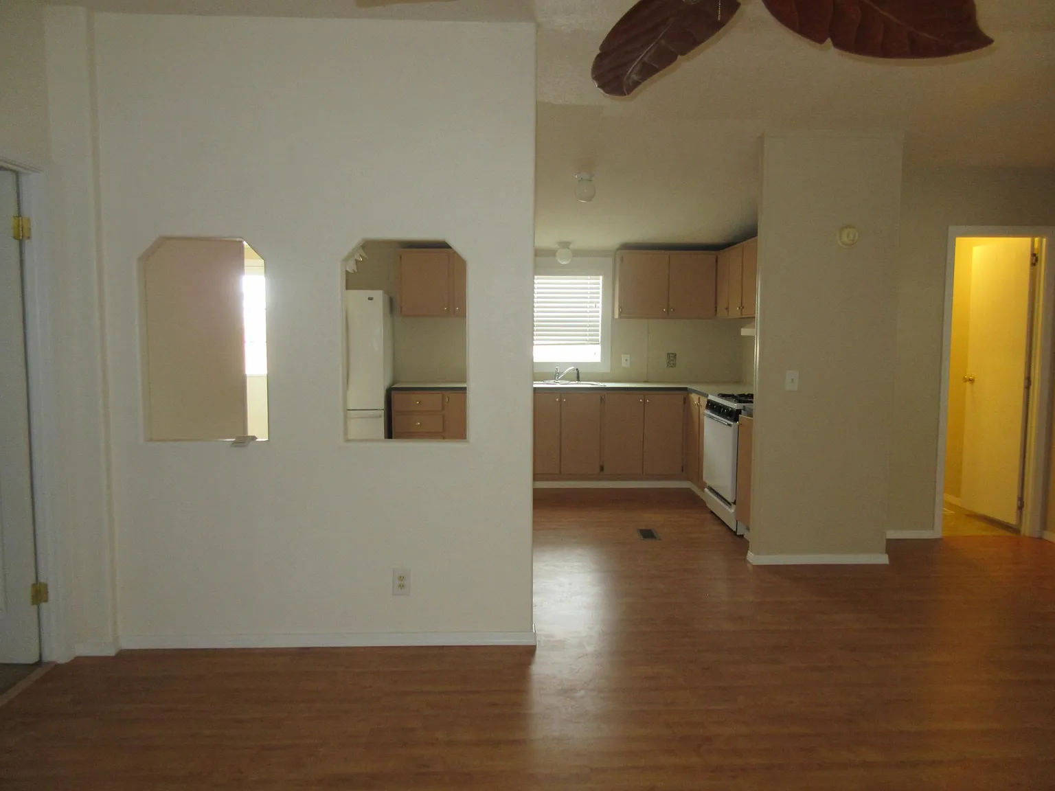 3 bed, 1232 sqft, $1,400 — Photo 2