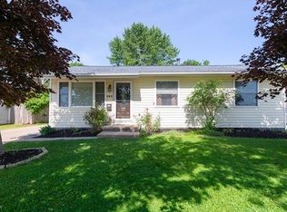 464 Karen Dr, Chardon, OH 44024