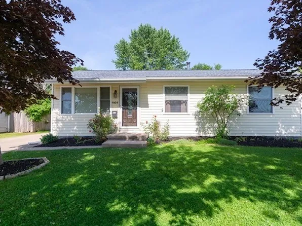 464 Karen Dr, Chardon, OH 44024