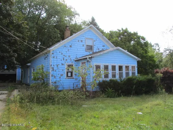 345 Wilson St, Fennville, MI 49408