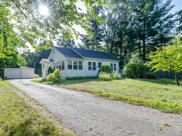 13081 California Rd, Sawyer, MI 49125