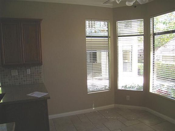 2nd image of 5 Green Brier Cir #59