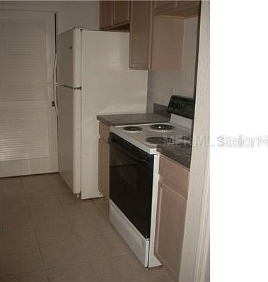 4th image of 3001 Laurel Park Ln Unit 301