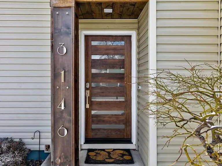 3146 N Maywood Ave — Photo 4