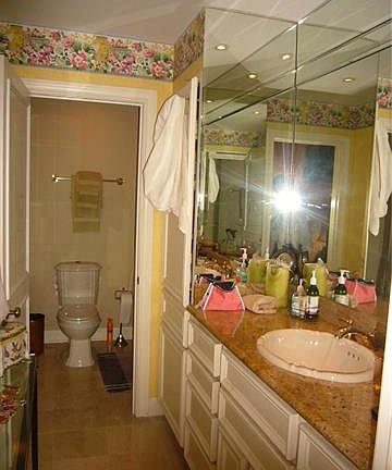 4th image of 2721 Saint Charles Ave APT 1B